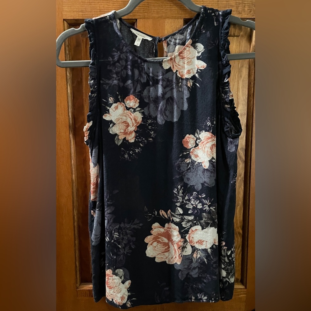 Maurices sleeveless lightweight top